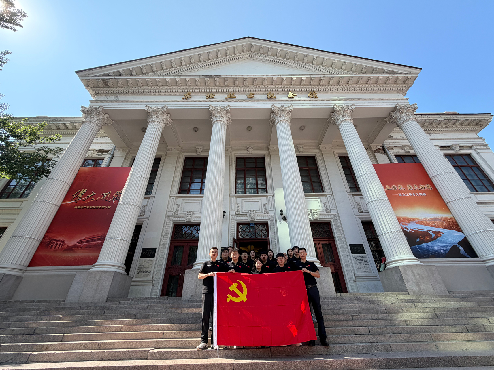缅怀革命先烈，矢志航天报国 | 工大卫星开展七一主题党建活动